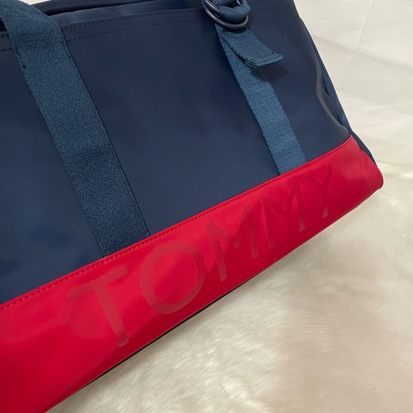 NWT Tommy Hilfiger Blue Duffle Bag - Picture 11 of 12